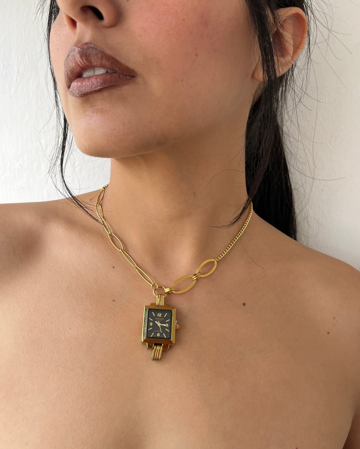 collar OVAL gold