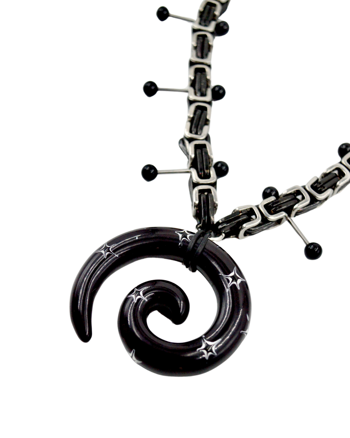 collar BLACK piercings (pieza única)