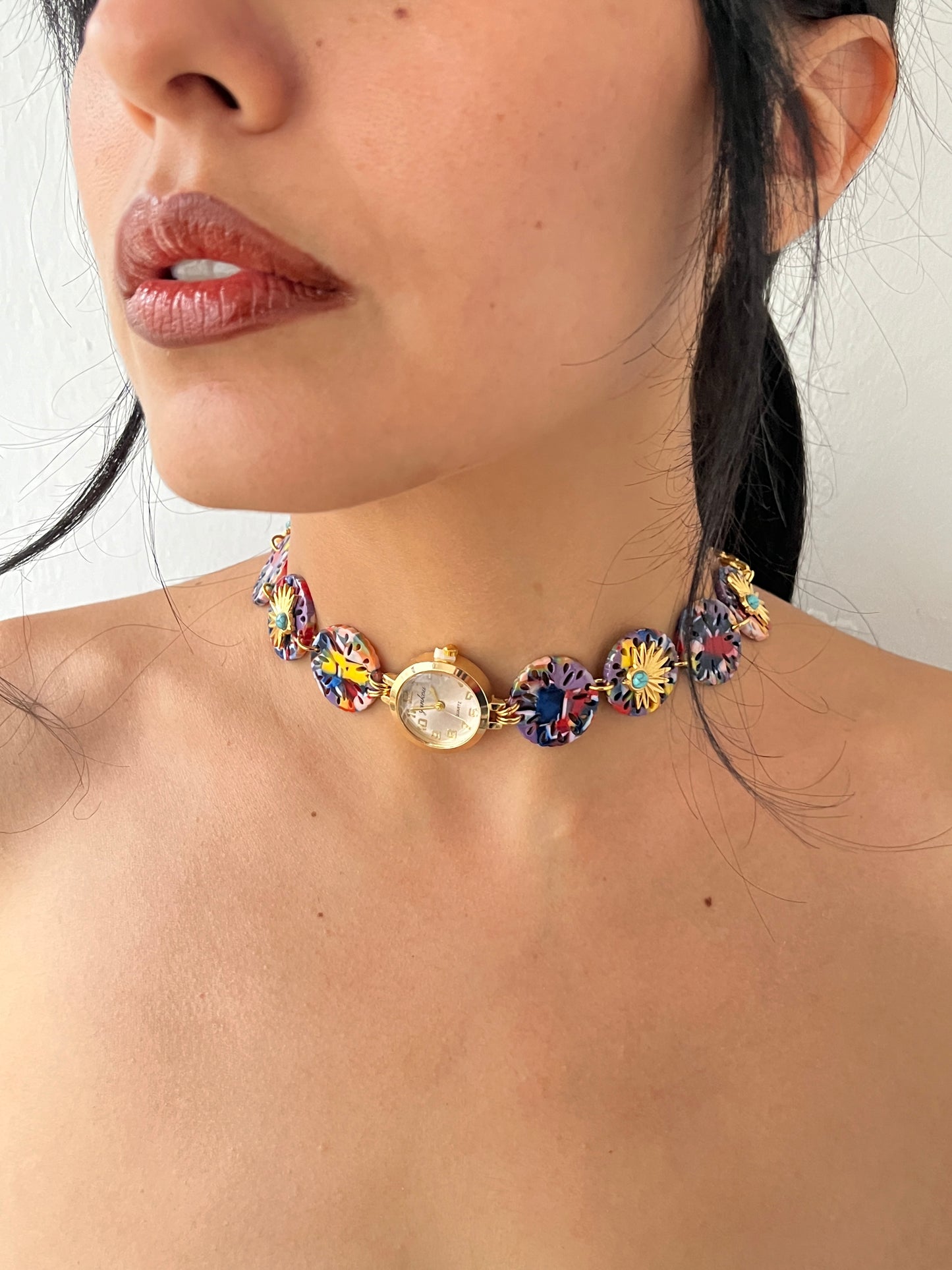 collar tie-dye