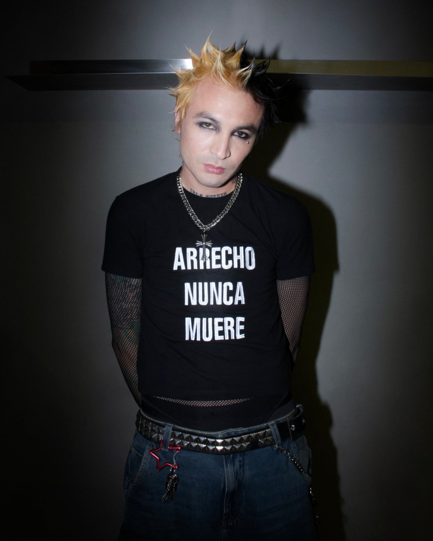 baby tee ARRECHO negra