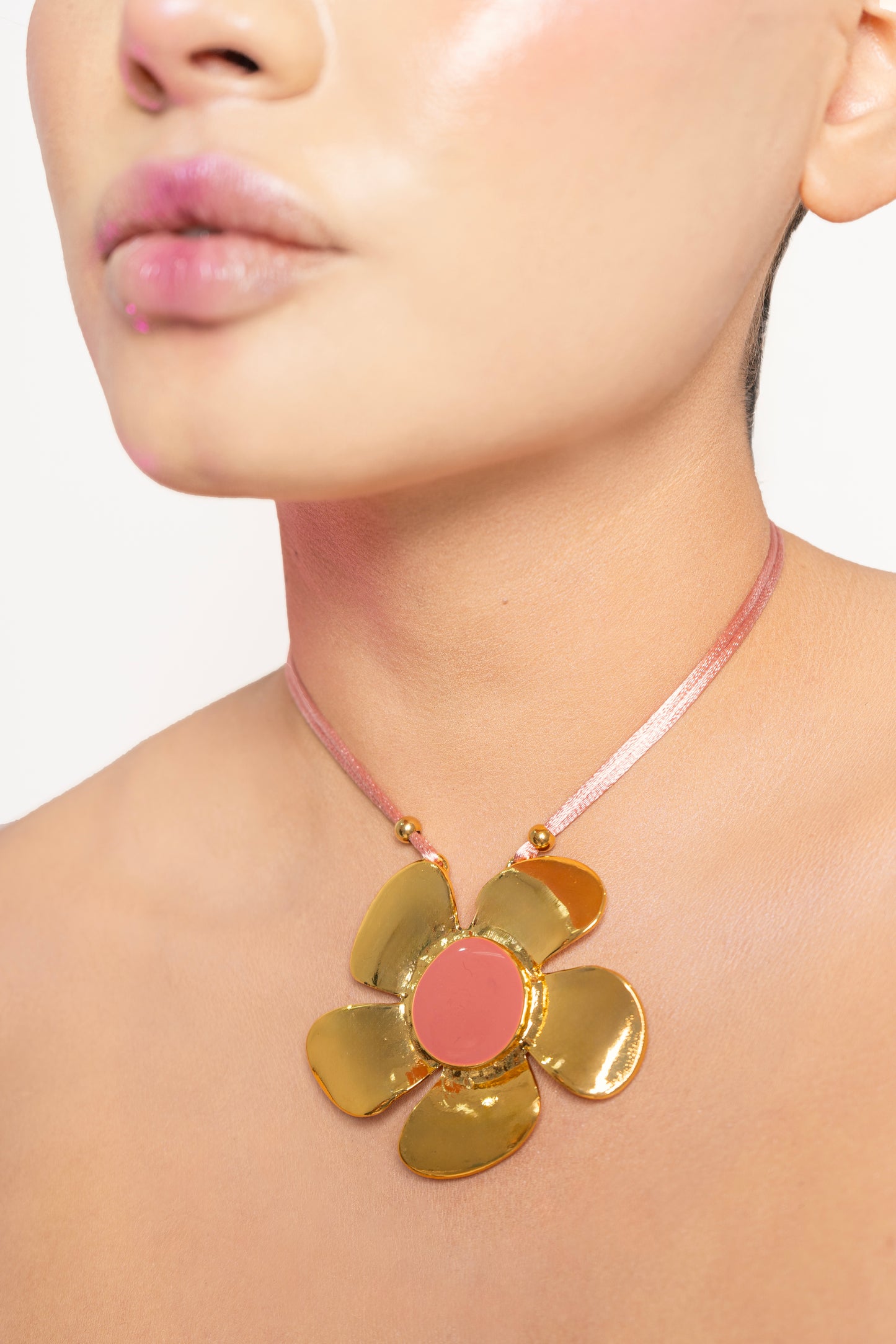 collar flor goldie rosa